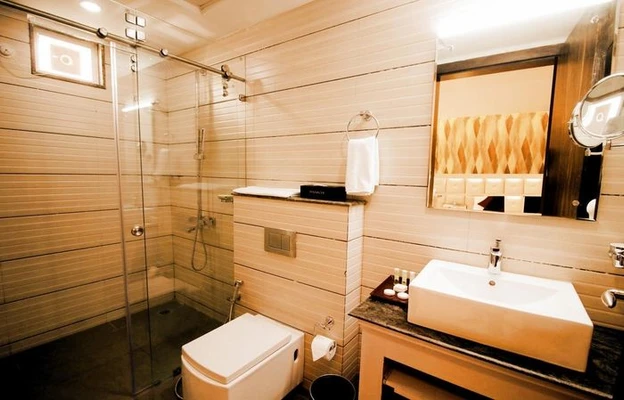 luxury hotels in pinnacle by 1589 hotels lucknow